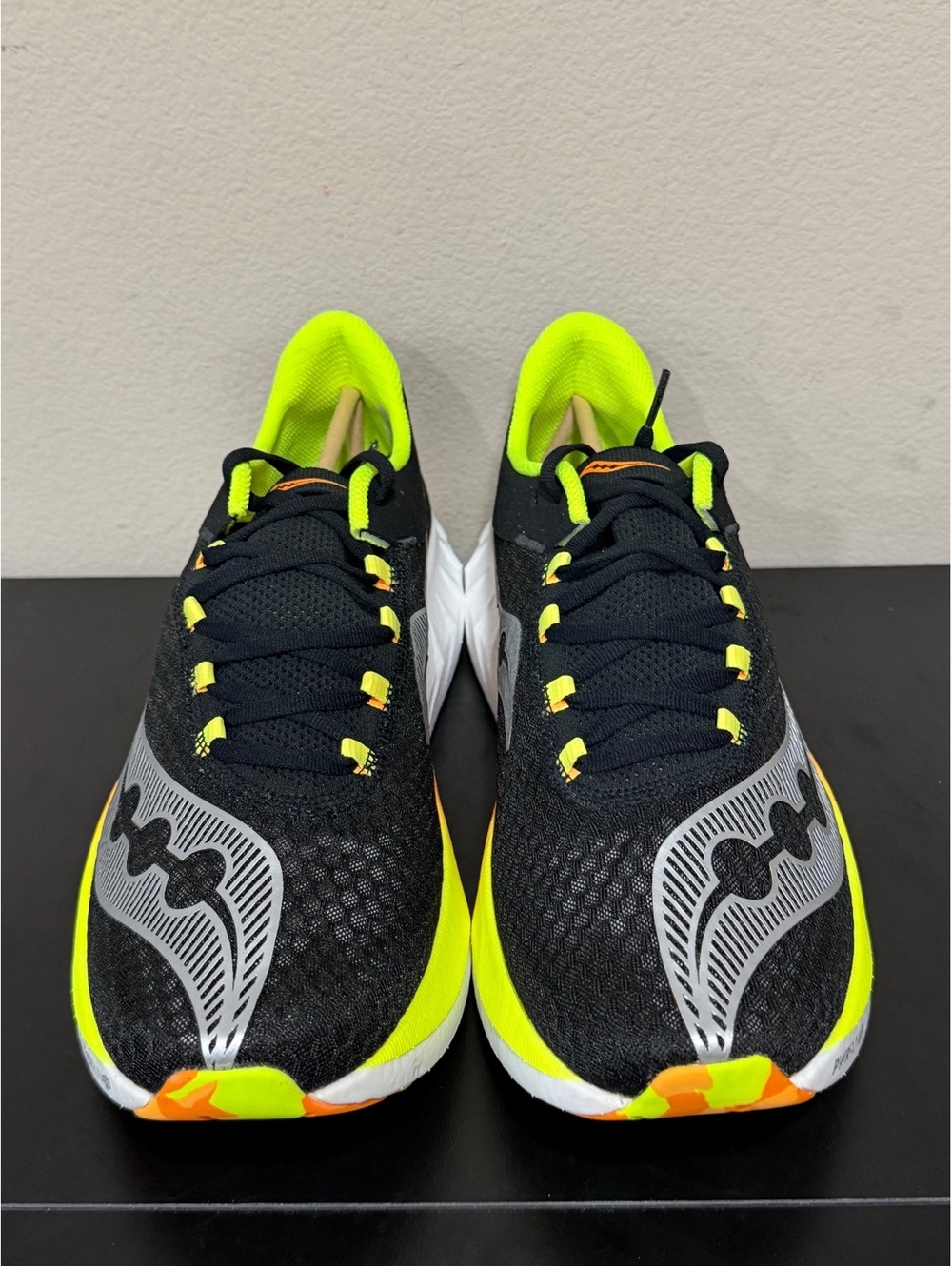 Size 12.5 - Saucony Endorphin Pro 4 “Black Vo2” - Picture 3 of 6